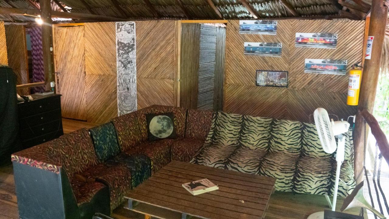 La Playita Pansiyon Guachaca Dış mekan fotoğraf